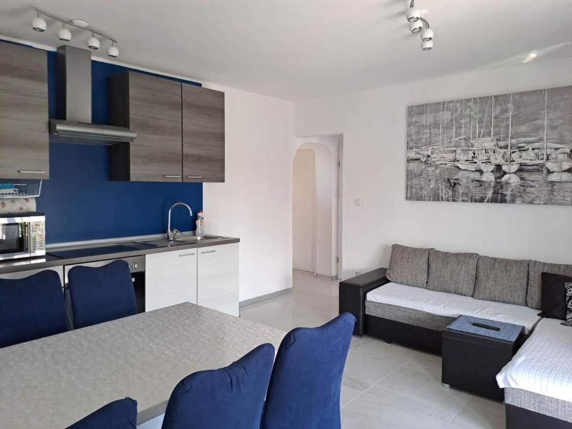 Apartments Ostojic Krk Town Bagian luar foto