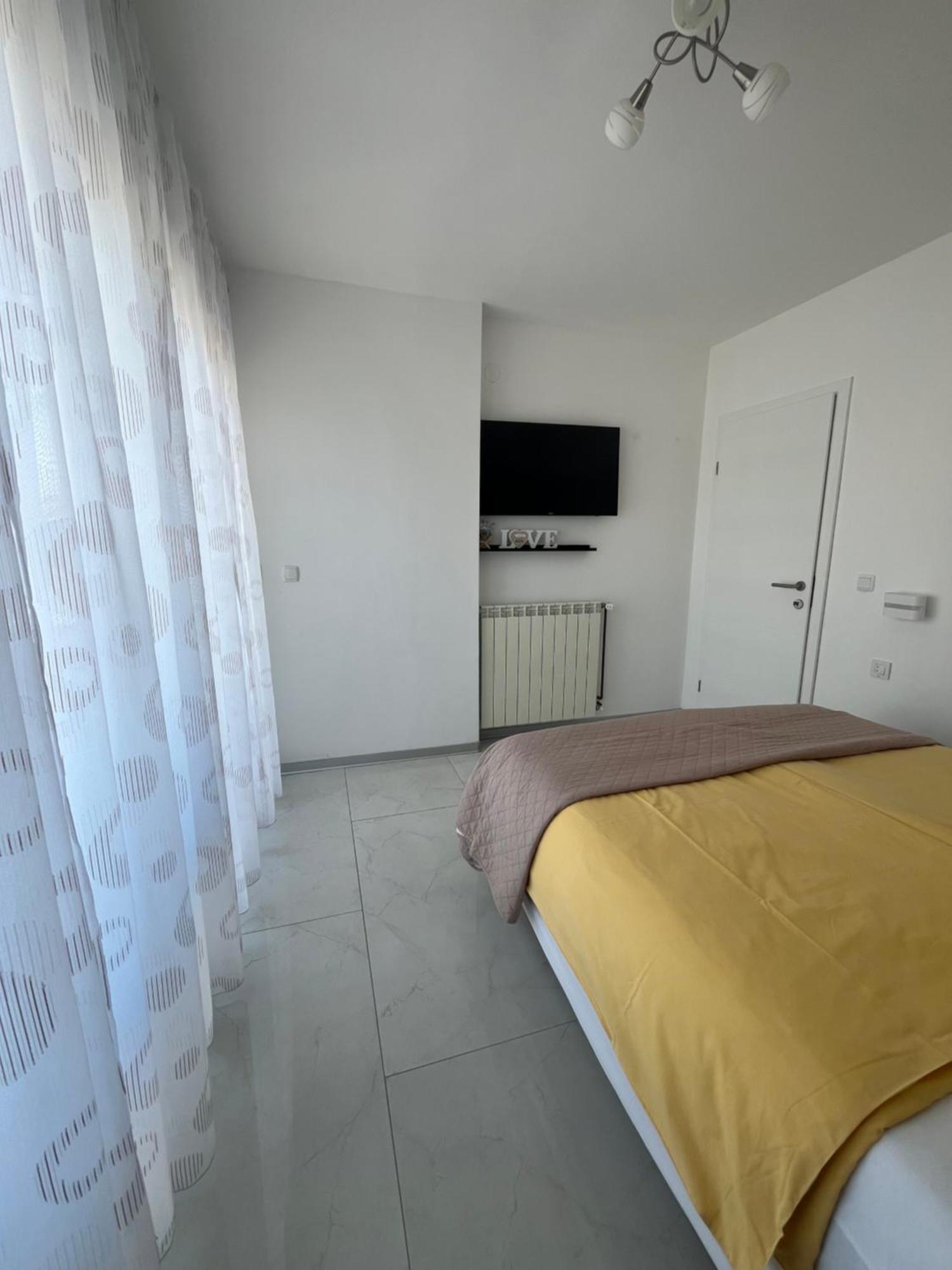 Apartments Ostojic Krk Town Bagian luar foto