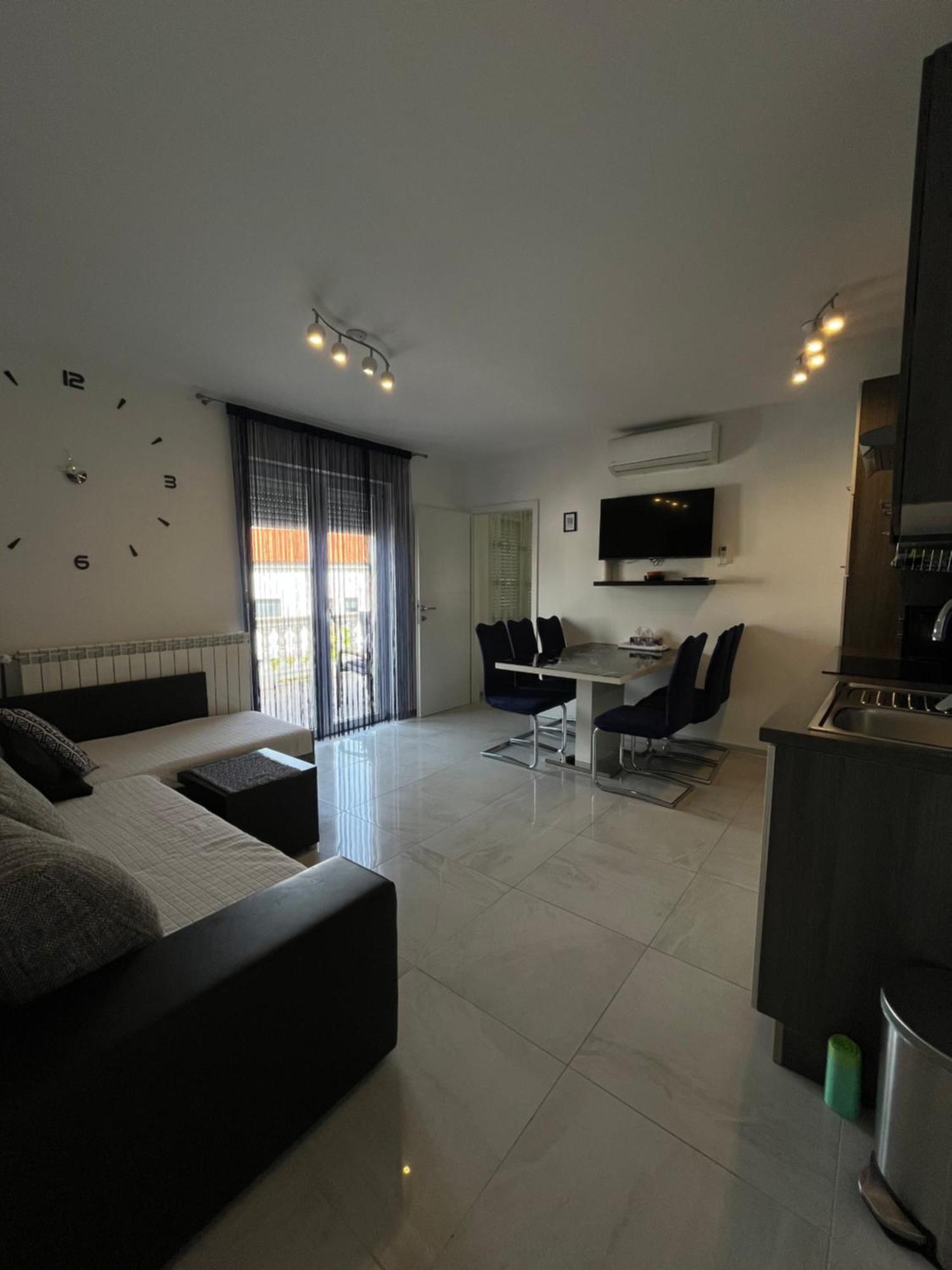 Apartments Ostojic Krk Town Bagian luar foto