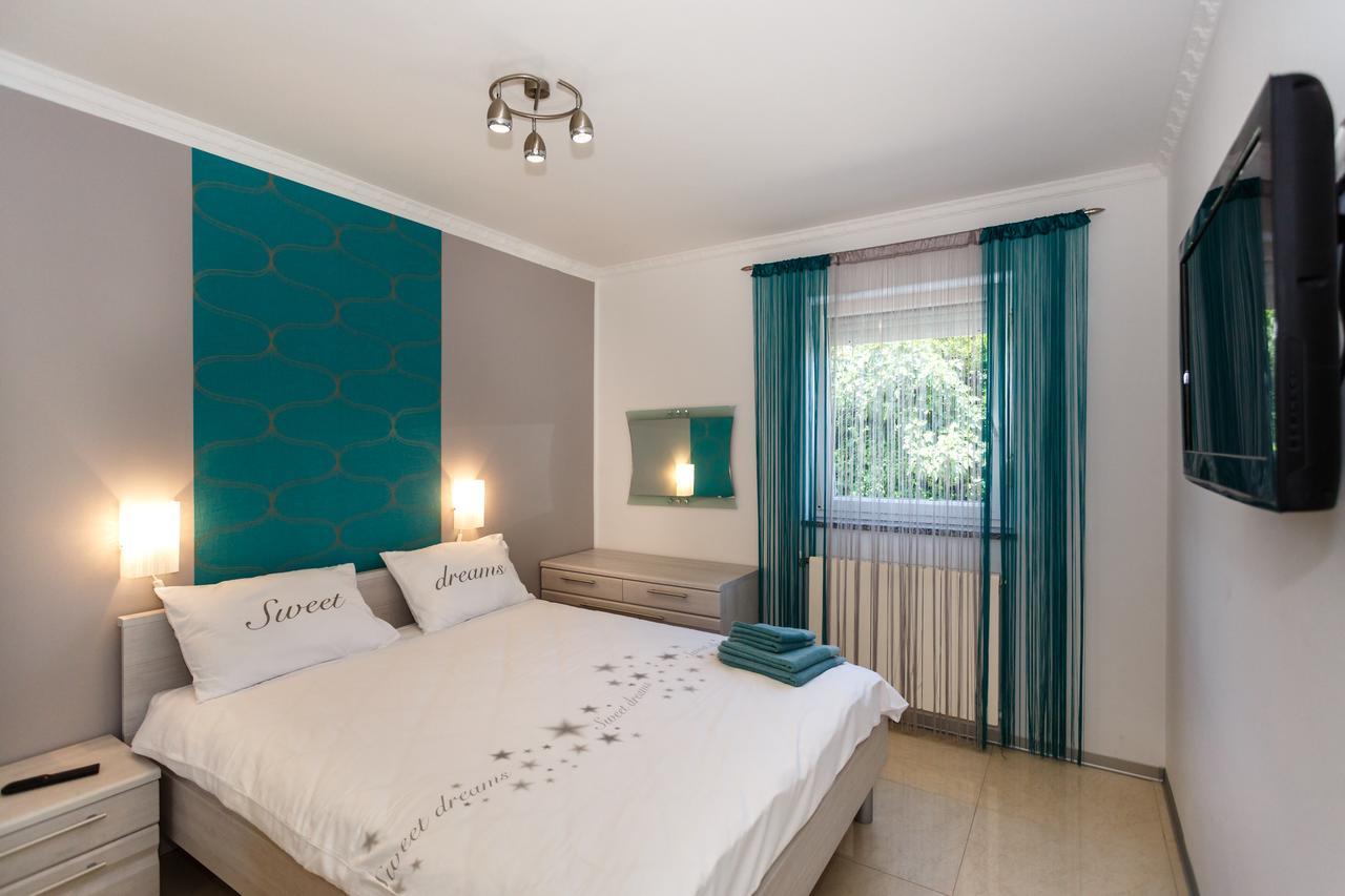 Apartments Ostojic Krk Town Bagian luar foto