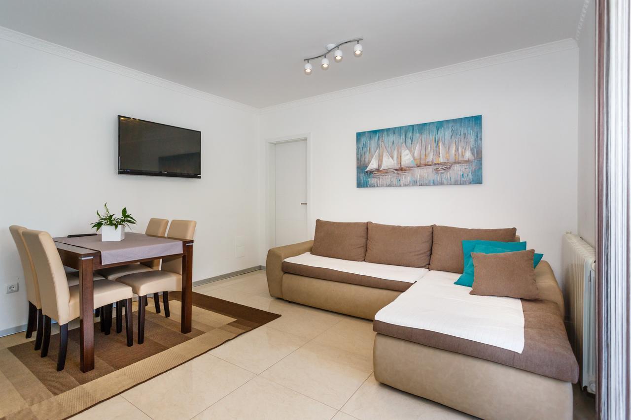 Apartments Ostojic Krk Town Bagian luar foto