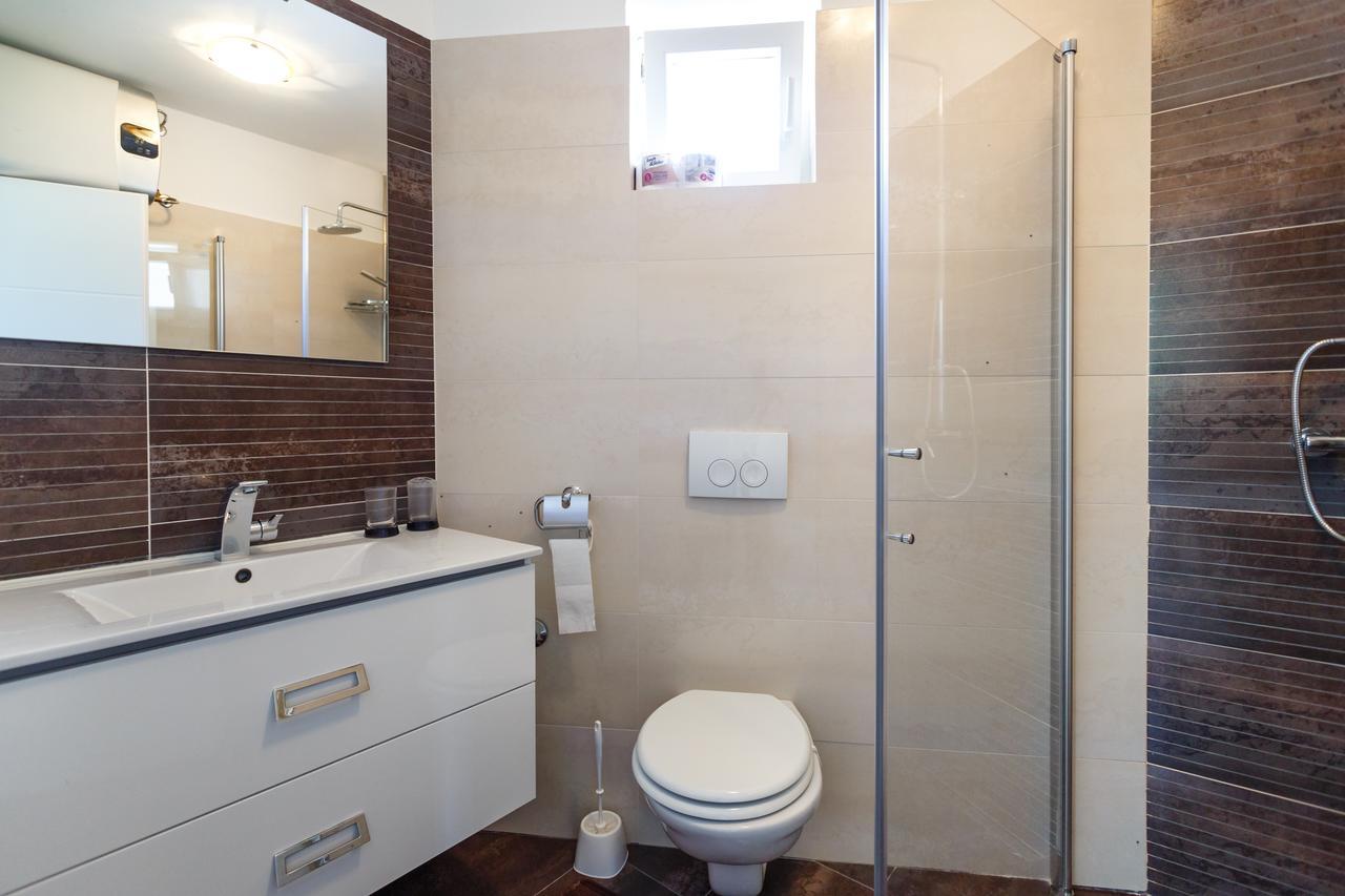 Apartments Ostojic Krk Town Bagian luar foto